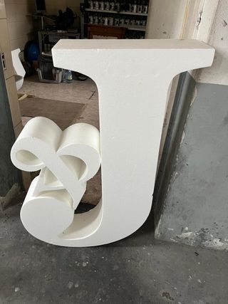 Letras de corcho para declaración  G & J