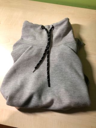 Sudadera Zara cuello largo
