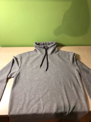 Sudadera Zara cuello largo