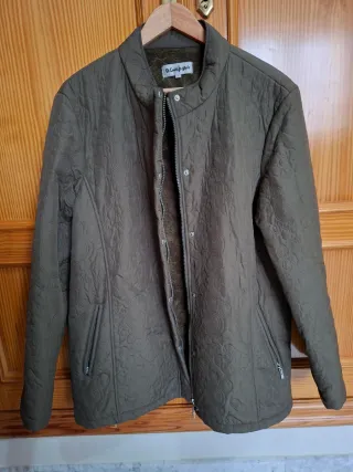 Abrigo guateado caqui