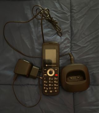 Teléfono CoComm Negro con Cargador y Base