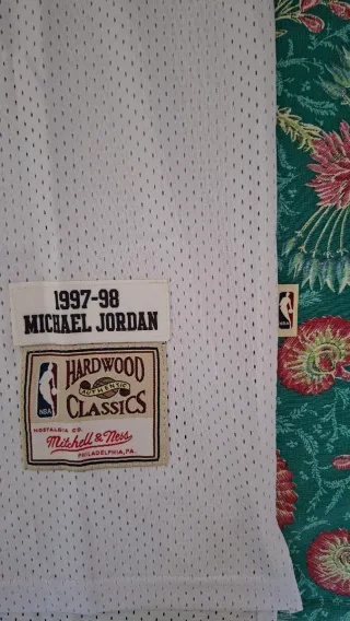 Maglia Jordan 23 autografata Chicago Bulls COA