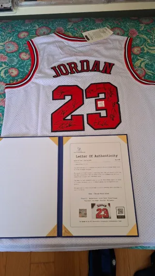 Maglia Jordan 23 autografata Chicago Bulls COA