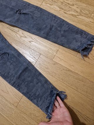 Jeans Zara camouflage grigio militare strappati t
