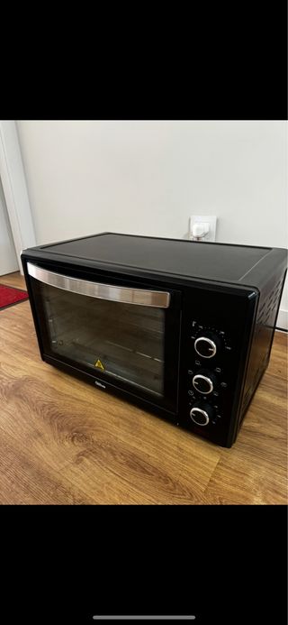 Horno eléctrico negro