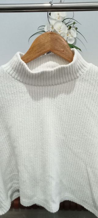 Conjunto Blusa Creme + Top Bershka Malha Gola Alta