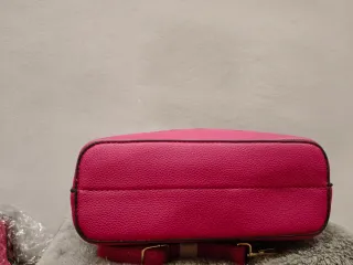 Borsa fucsia con tracolla nuova con cartellino