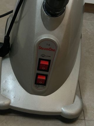 Plancha Vapor Vertical SteamOne T-6 1750W