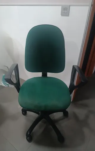 Silla de escritorio ergonómica verde
