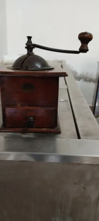 Molinillo de café vintage madera y metal