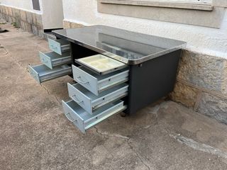 Escritorio de metal vintage