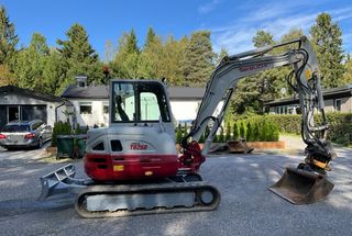 Excavadora Takeuchi TB260