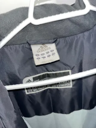 Chaqueta Adidas Negra con Rayas Blancas