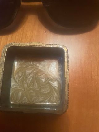 Cajita metálica decorada con pedrería