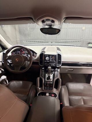 Porsche Cayenne 2012