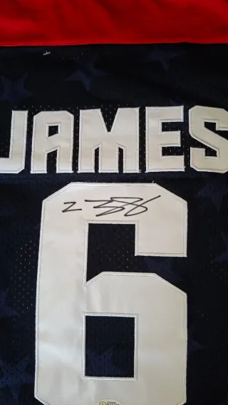 Maglia USA firmata LeBron James con COA