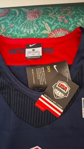 Maglia USA firmata LeBron James con COA