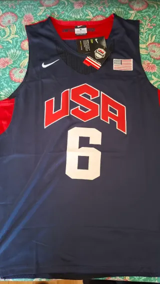 Maglia USA firmata LeBron James con COA