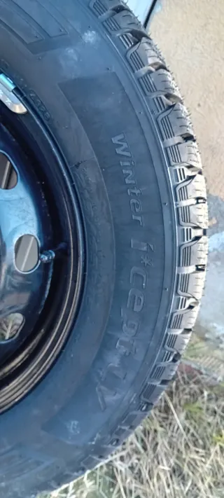 Hankook Winter i*cept 215/65 R16 C