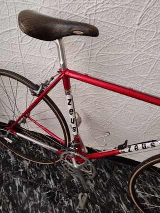 Bicicleta carretera Zeus clásica