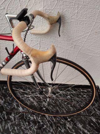 Bicicleta carretera Zeus clásica