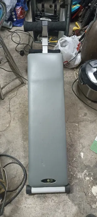 Tabla de abdominales gris