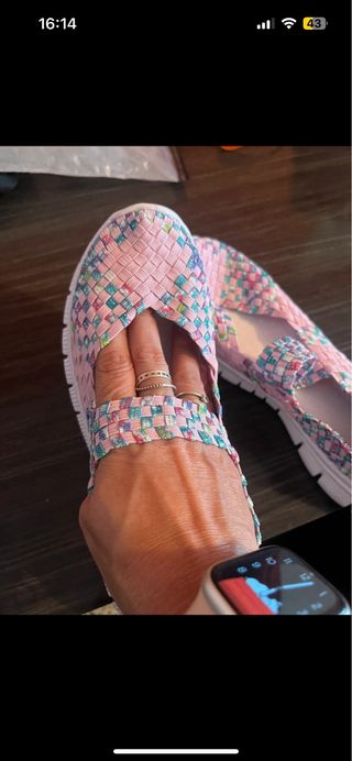 Zapatos cómodos multicolor y rosa