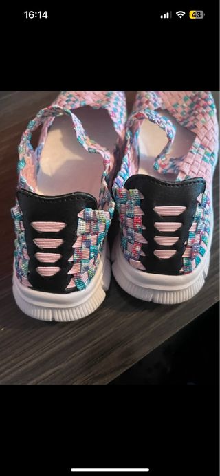 Zapatos cómodos multicolor y rosa