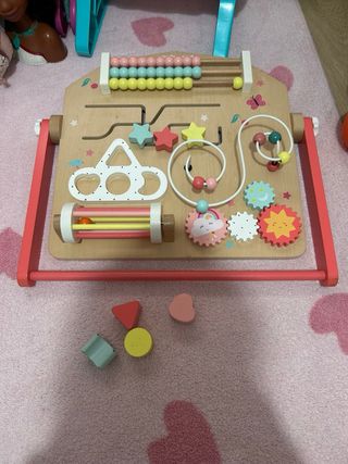 Tablero de actividades para bebés