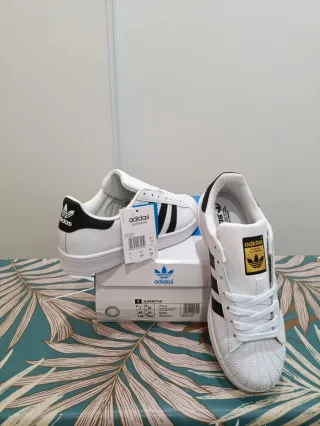 Adidas Superstar Talla 40 Blancas