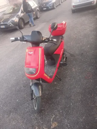 Motorino Elettrico Rosso Sonic 250