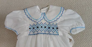 Buzo bebé 9-12 meses bordado a mano.