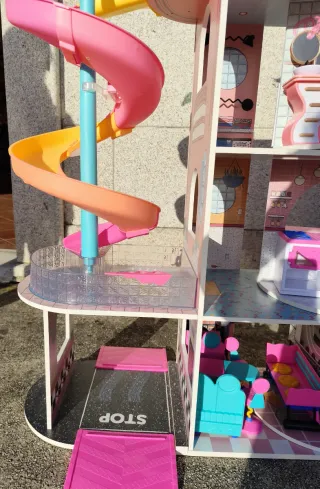 Casa de las sorpresas LOL Surprise O.M.G.