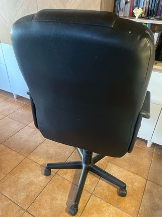 Silla de oficina negra