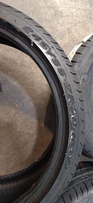 Neumáticos Pirelli 245 35 20 (91Y)