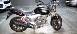 Keeway 125cc RKV Negra