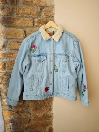 Cazadora Vaquera Levi's con Flores