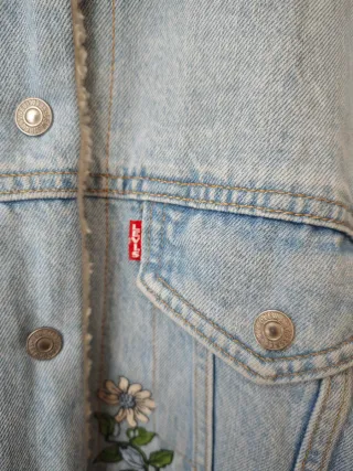 Cazadora Vaquera Levi's con Flores