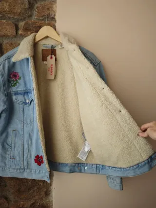 Cazadora Vaquera Levi's con Flores