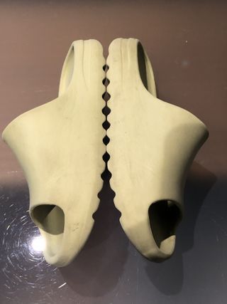 Chanclas Yeezy Slides Beige