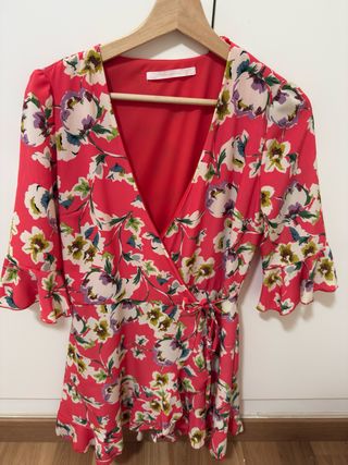 Vestido Zara estampado floral talla S color coral