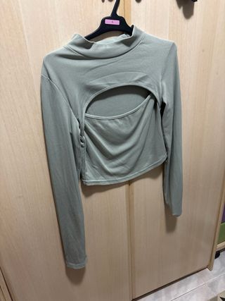 Top corto verde flojo