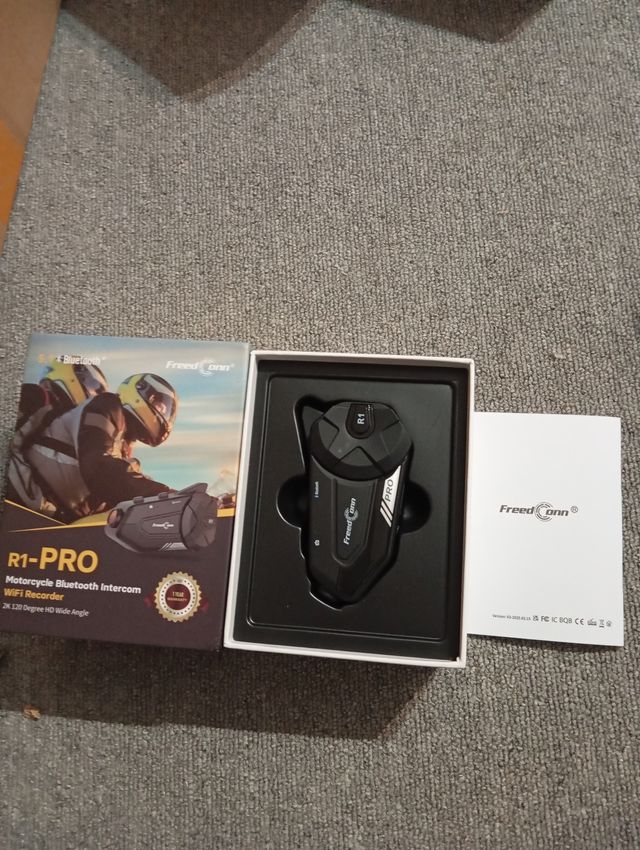 Intercomunicador FreedConn R1-PRO Bluetooth 5.1 per moto