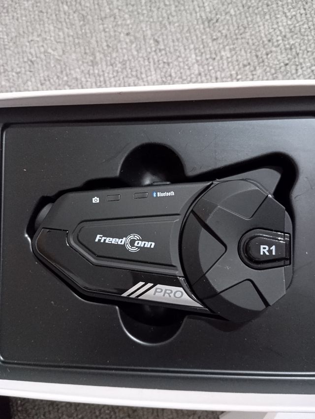 Intercomunicador FreedConn R1-PRO Bluetooth 5.1 per moto