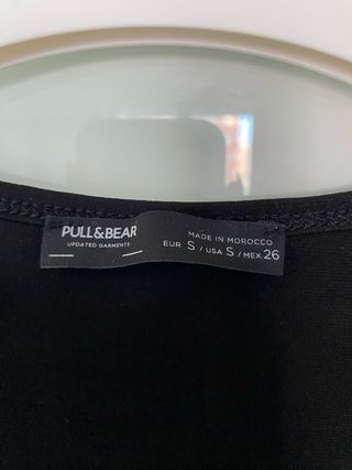Top Pull and Bear manga larga negro talla S