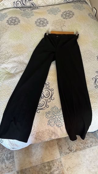Pantalón ancho Pull&Bear negro talla 32