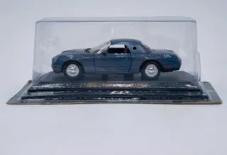 FORD THUNDERBIRD 2003 1:43 ROAD SIGNATURE