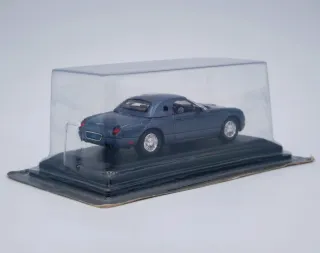 FORD THUNDERBIRD 2003 1:43 ROAD SIGNATURE