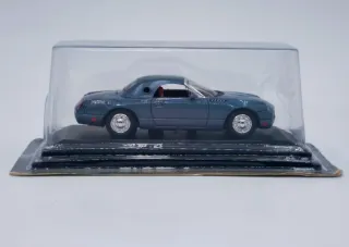 FORD THUNDERBIRD 2003 1:43 ROAD SIGNATURE