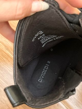 Botas negras con cordones y plataforma